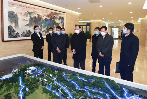 堅決打贏疫情防控的人民戰爭總體戰阻擊戰