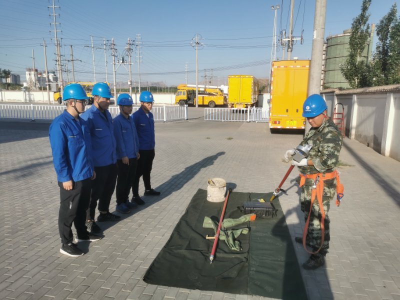 烏海電業局配電帶電作業中心：現場培訓求實效，技能素質再提升