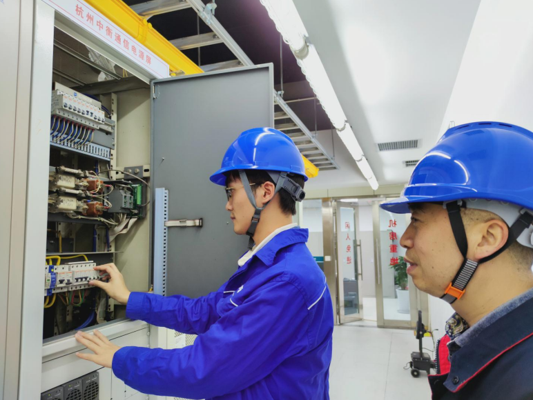 國網高坪供電公司：堅守崗位 保電“雙節”