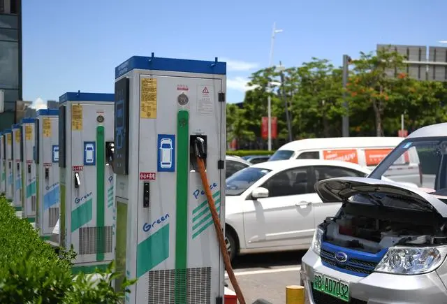 中國電動車企駛入日本“藍?！笔袌? width=