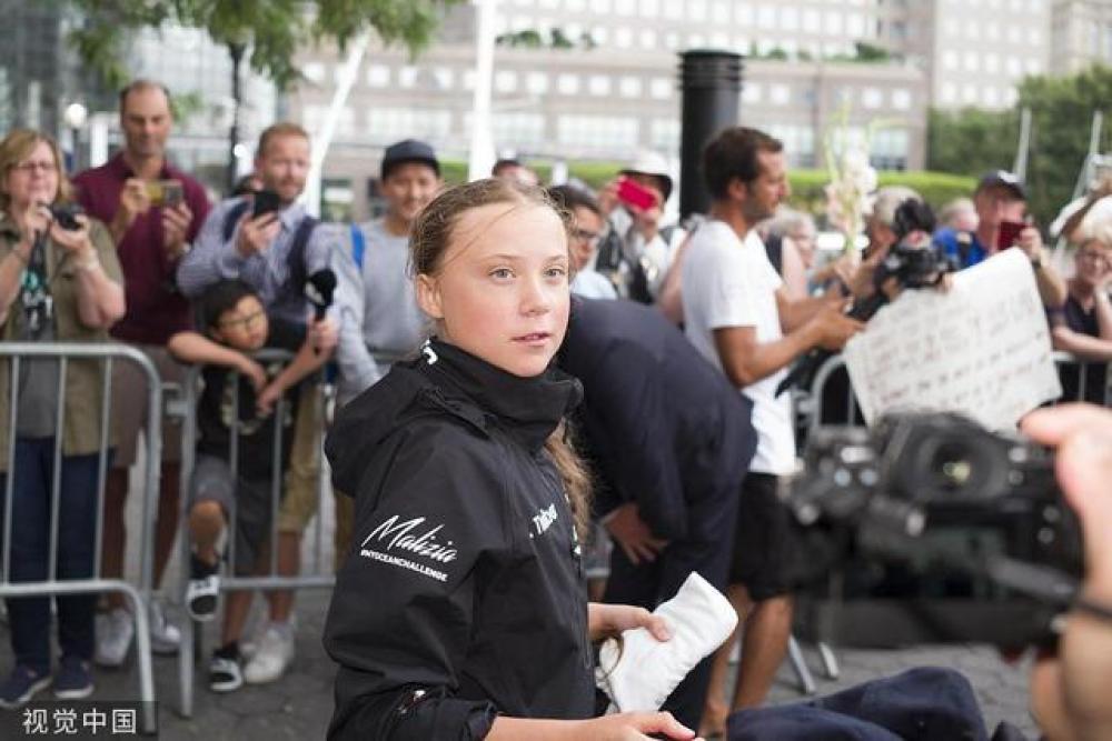 瑞典“環保少女”堵門挪威能源部，抗議在牧民土地建風力渦輪機