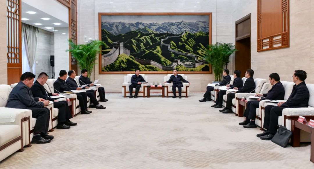 大唐集團黨組書記、董事長鄒磊與青海省海南州委書記呂剛、州長尕瑪朋措會談