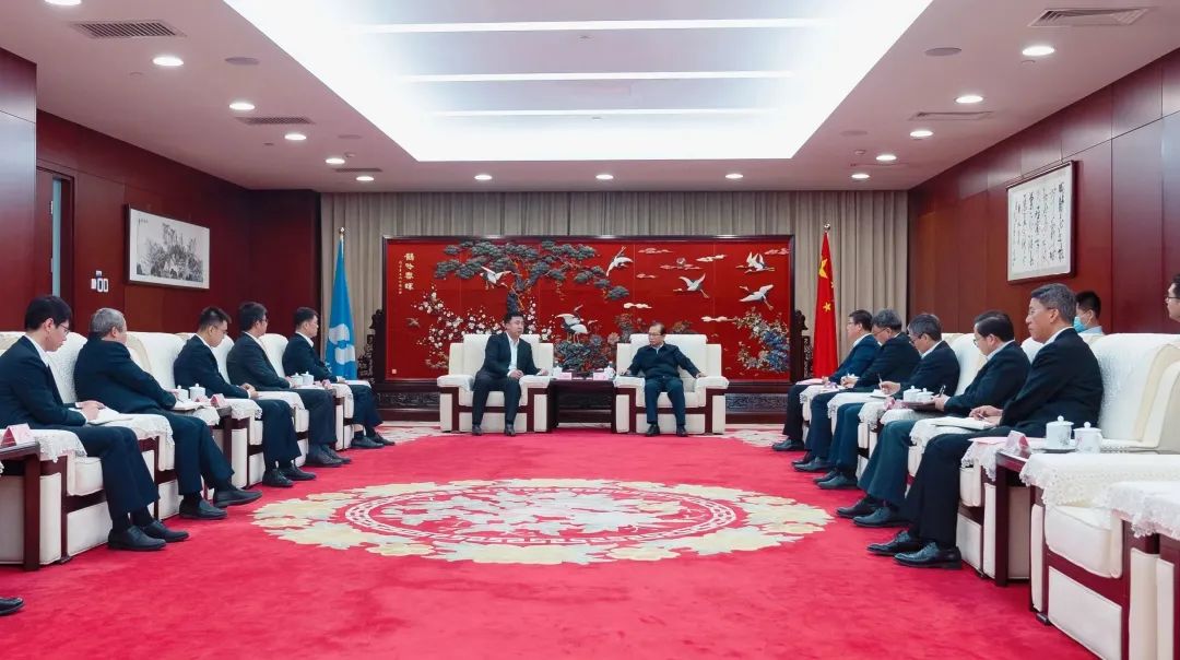 華電集團(tuán)黨組書記、董事長江毅會(huì)見海博思創(chuàng)董事長、總經(jīng)理張劍輝