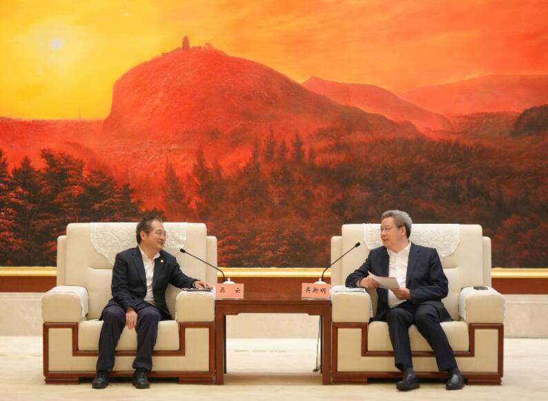 中國(guó)能建黨委常委、副總經(jīng)理吳云與南通市委書記、市長(zhǎng)吳新明會(huì)談