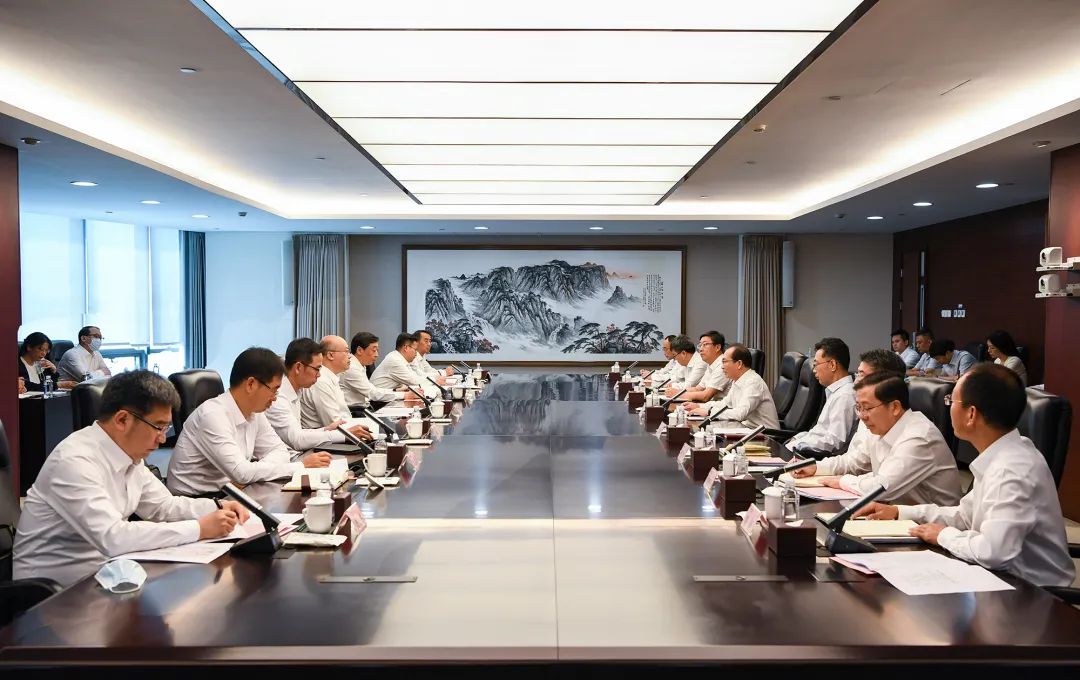 華電集團黨組書記、董事長江毅與河北省委副書記、省長王正譜舉行會談
