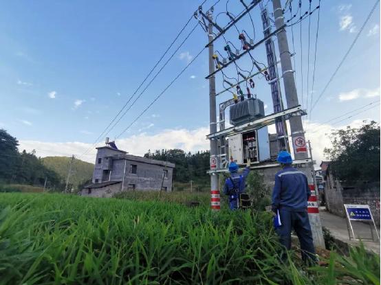云南蒙自供電局鳴鷲供電所全力做好客戶服務保障工作