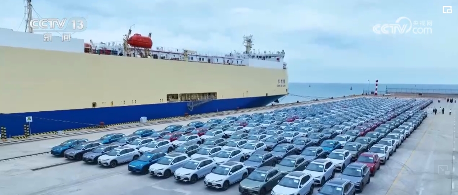 國產新能源車“出?！薄凹肌毙刑煜?再亮“黑科技”