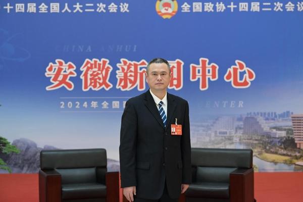 程韜代表：支持引入新質生產力，鼓勵新能源商用車發展