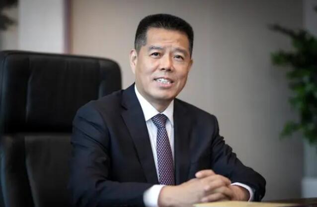 加快推動(dòng)傳統(tǒng)煤炭企業(yè)向新能源企業(yè)轉(zhuǎn)型發(fā)展——訪(fǎng)全國(guó)人大代表，山東能源集團(tuán)黨委書(shū)記、董事長(zhǎng) 李偉