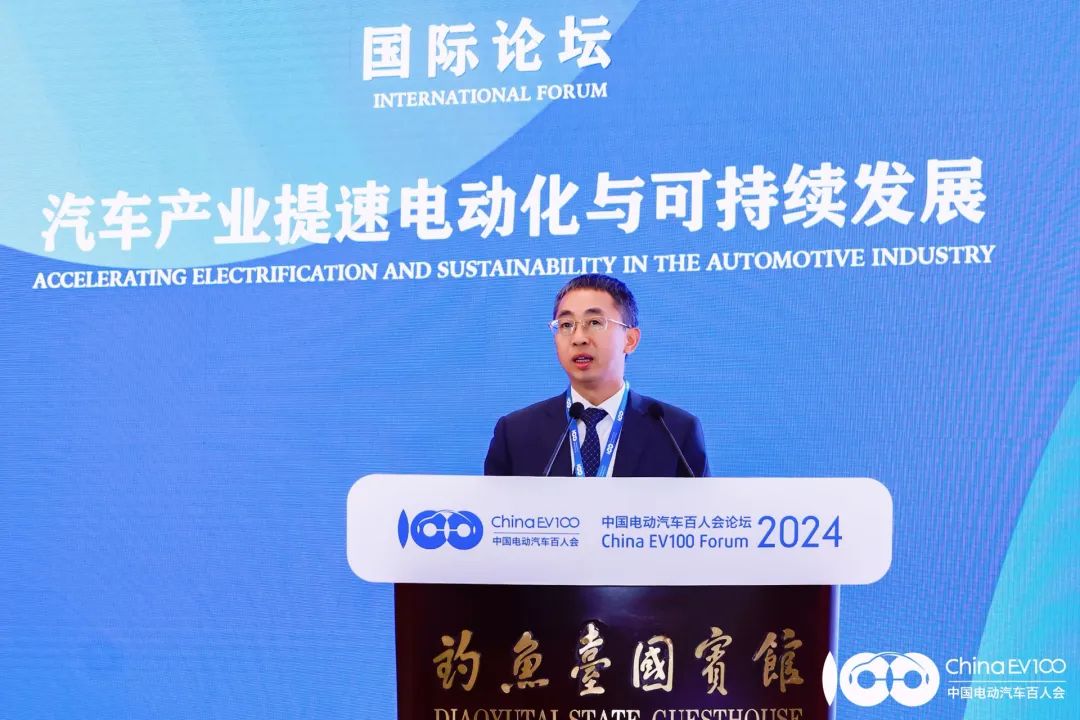 華為侯金龍：加速以超快充為主的充電基礎設施建設，提升用戶體驗，促進電動汽車消費與普及