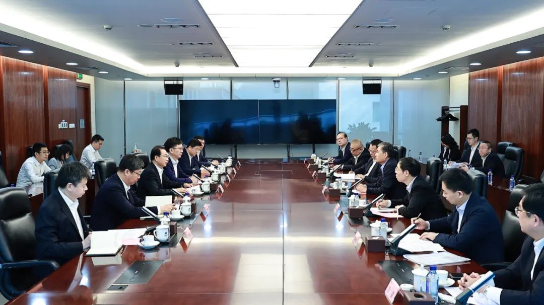 華電集團黨組書記、董事長江毅與中國太平保險集團黨委書記、董事長王思東舉行會談