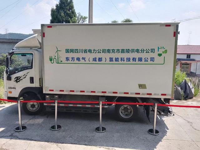 首發運行!東方氫能低電壓治理車為群眾保清涼