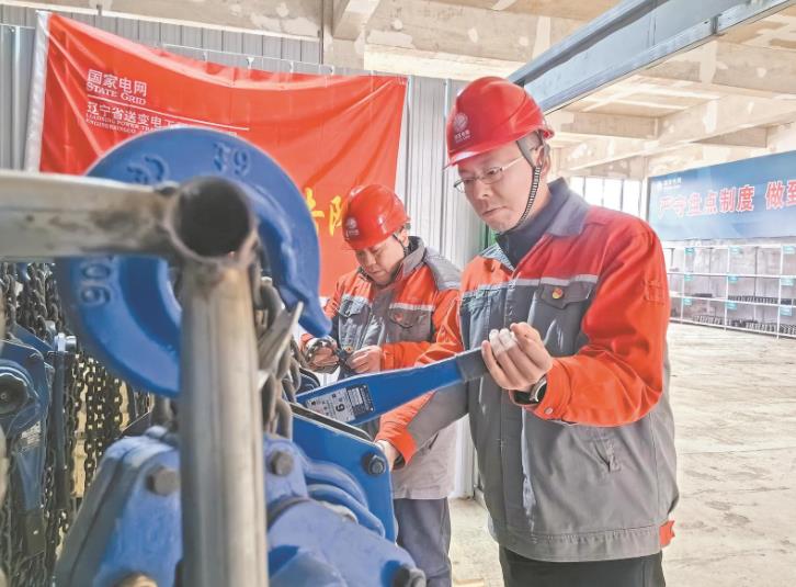 李俊鵬：走南闖北建電網，施工細節見真章