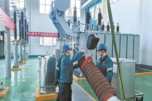 山西晉城供電研制組合器具，變壓器高壓套管吊裝無須登高