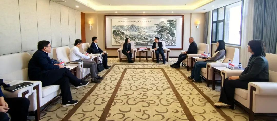 中國農業銀行吉林省分行黨委委員、副行長兼長春分行黨委書記、行長曹紅一行拜訪華電吉林公司